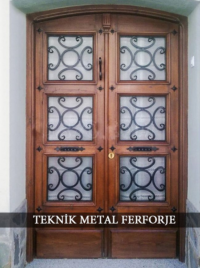 Ahşap Kapı Ferforje Motifli