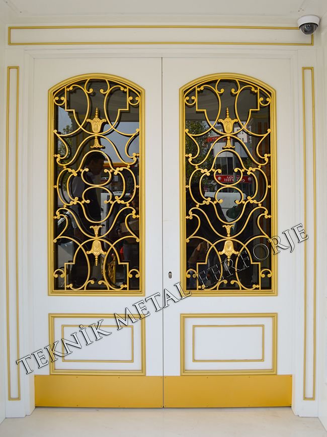 Ferforje Altın Sarısı Bina Villa Kapısı